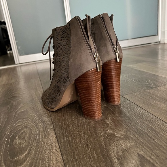 Open toe, ankle booties - Picture 3 of 4